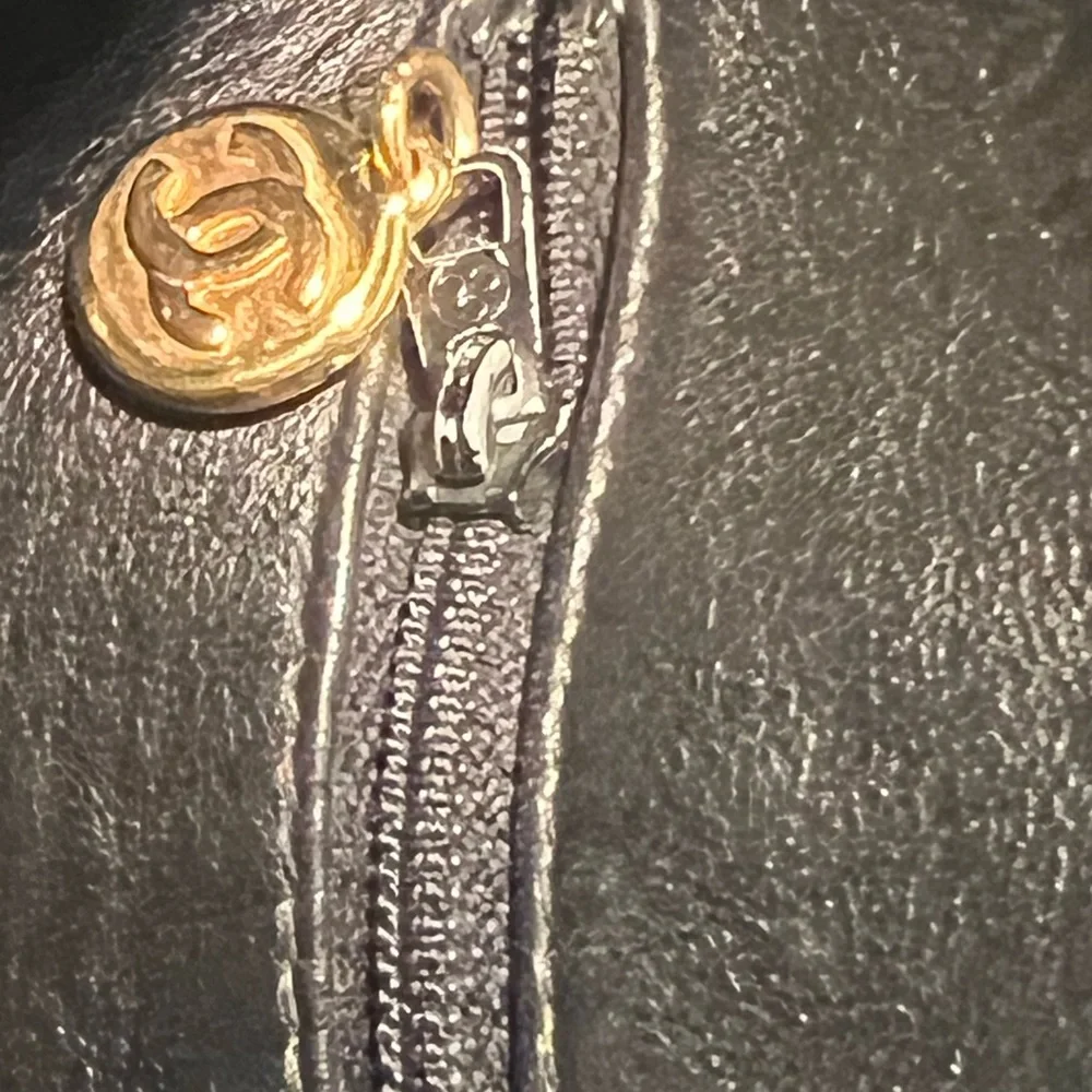 Chanel Patent Leather Crossbody messenger camera bag second hand - Picture 11 of 17